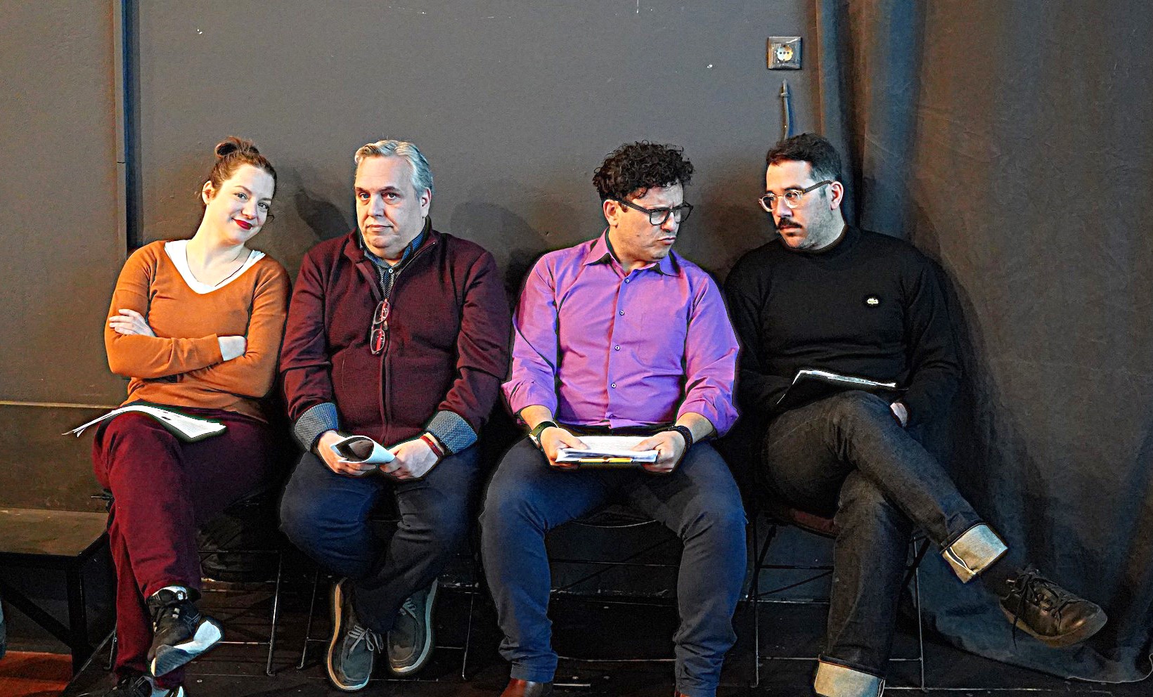 Oι ερασιτέχνες ηθοποιοί Κωνσταντίνα Τσιριμώνα, Θέμις Χατζηλάμπρου, Άρης Σπέρκος και Δημήτρης Σπέντζας